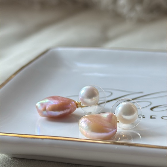 Stunning Freshwater Pearl Dangle Earrings - Picture 4 of 6